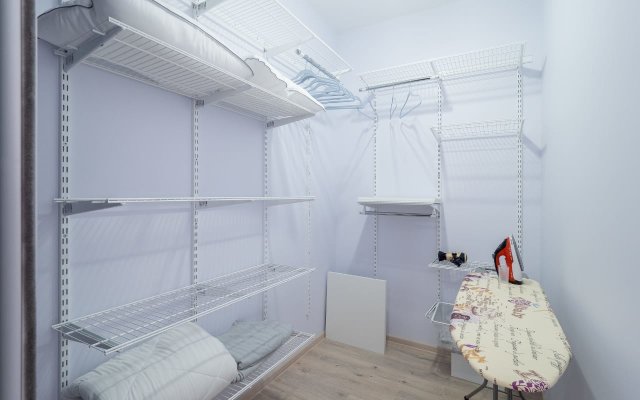 U Morya S Basseinom v ZhK Solnechnyij apt27 Apartment