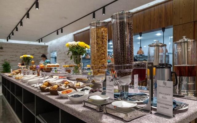 Paradise Plaza Luxury Hotel