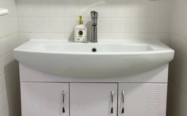 Uyutnye Apartamenty Kievskaya, 190 Flat