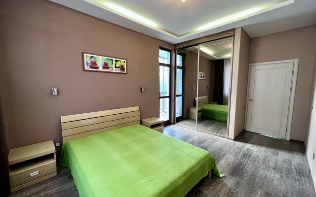 BLACK from CityRent Apartments
