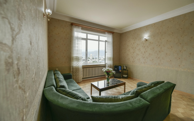 s 5 spal'nyami Guest House
