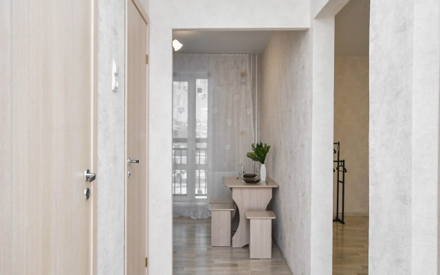 Prostornaya Kvartira Vozle SFU Flat