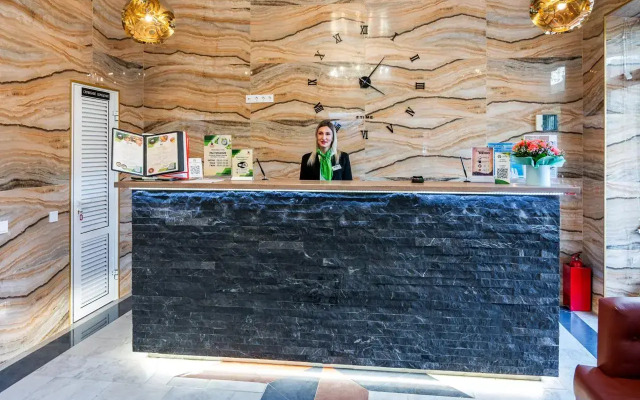 Elitny Apartament v Gostinitse Senator Flat