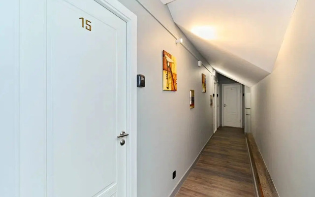 Otelburg Na 5 Uglakh Hotel