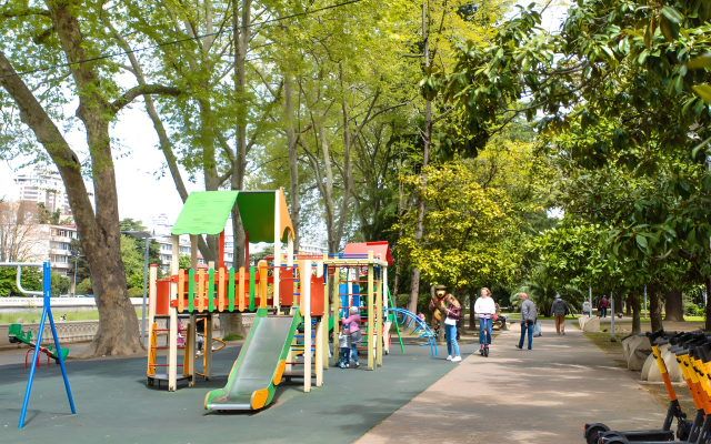 V centre Sochi 10 minut do morya AK Arhitektor chetirehmestnie komfort modern Apartaments