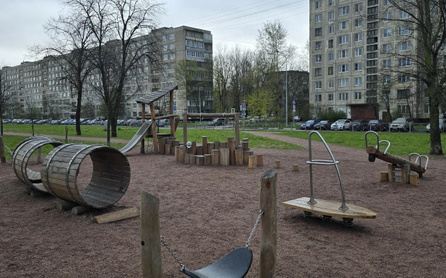 Uyutnaya Odnokomnatnaya Bliz Oktyabryskoy Naberezhnoy Flat