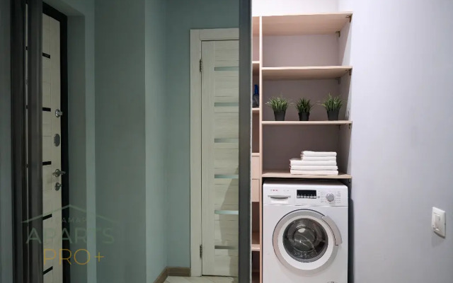 Aparts Pro Stilnaya studiya u Volgi v ZHK Brig na 7 etazhe Flat