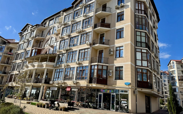 Квартира 121 с балконом в ЖК Черноморский Толстый мыс