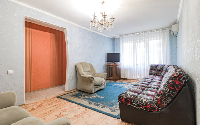 Chistaya Trekhkomnatnaya Flat