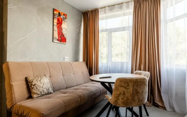 Elitny Apartament v Gostinitse Senator Flat