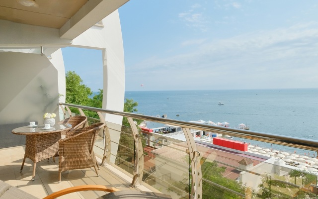 Sereniti Premium Apartment Hotel