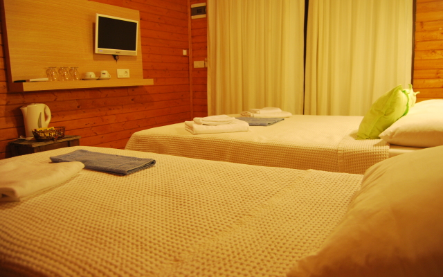 Nuri's Beach Bungalow