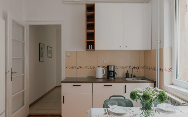 Radio Belgrade Flat
