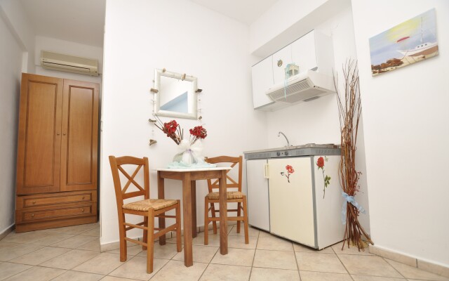 Manos Apartments