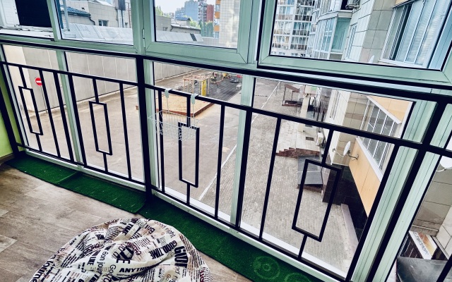 Квартира Уютная просторная однушка (55кв.) с АЛИСОЙ