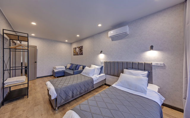 Sovremennaya Kvartira V Klimovske Apartments