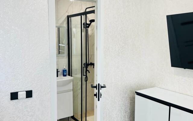 3 Komnatnye Apartamenty S Basseynom Apartments