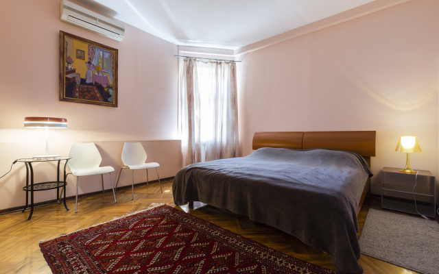 Квартира Malaya Konushennaya 12