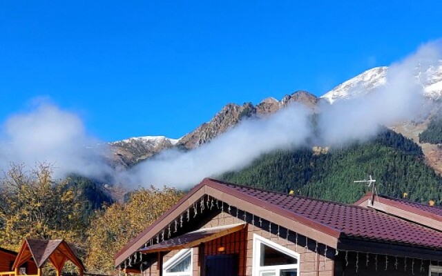 Nur House Hotel