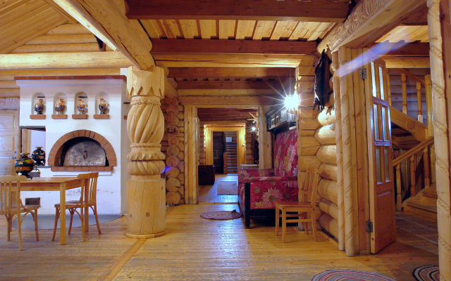 Udivitelnaya Derevnya Mandrogi Tourist Complex