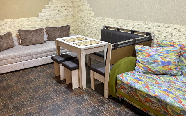 Na Pirogova 38 Guest House