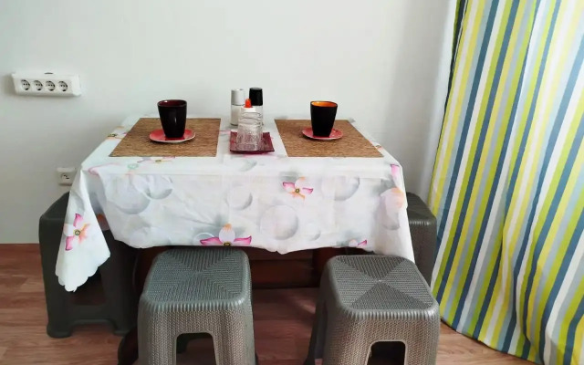 Live In Comfort Na B-Re Stroiteley 3 Flat