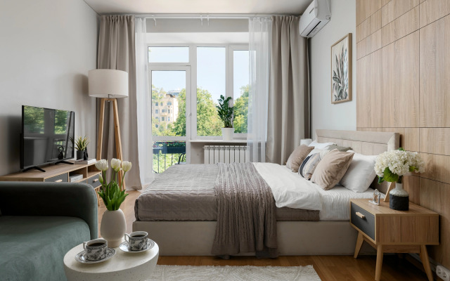 GM with a view of Patriarch Ponds Apartments