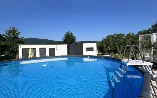 Glamping V Sele Illarionovka