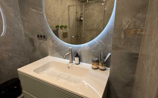 Na Beregu Morya Amra Loft Flat