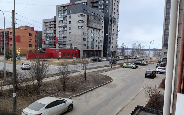 Yevrodvushka u ozera 54m2 s lodzhiey 6m Flat