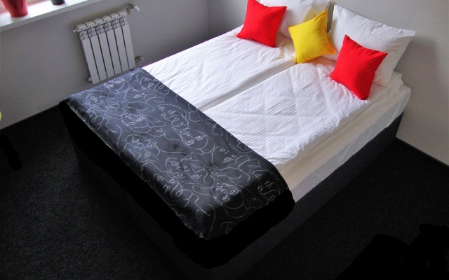 Studii Living Quarters