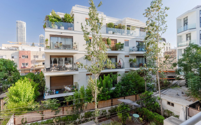 Blueground at Nahalat Bynamin ID08 Apartments
