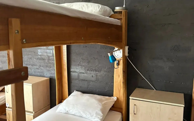 Aeroport Hostel