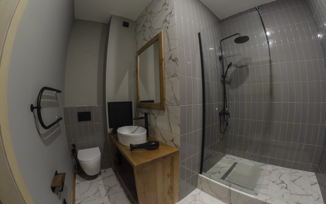 Uluchshenny S Balkonom 13 Apartments