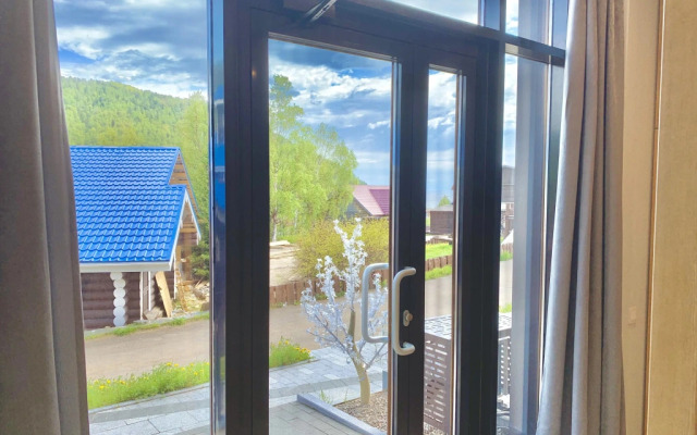 Apartament Green v Rezidentsii Baykalskiye Kholmy