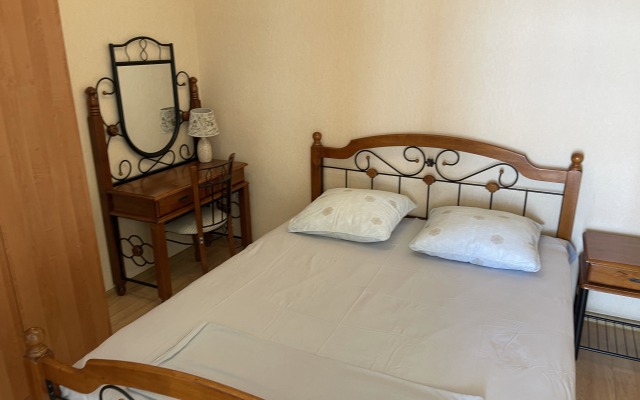 Elling Selena Guest House
