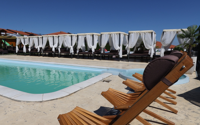 Отель Alexander Resort