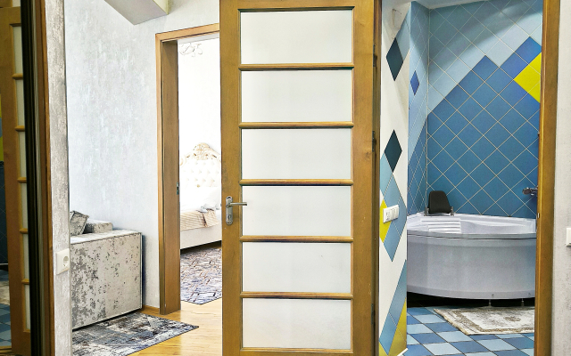 Tsentr Legendarny Dom Pod Shpilem | Ogromnaya Tryoshka Apartments