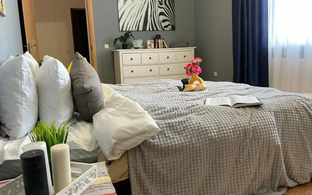 Апартаменты Юсинн на улице Добролюбова