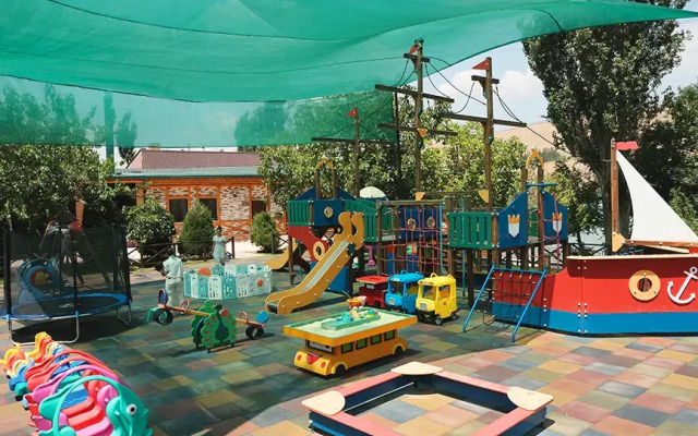 Курортный отель Sherwood