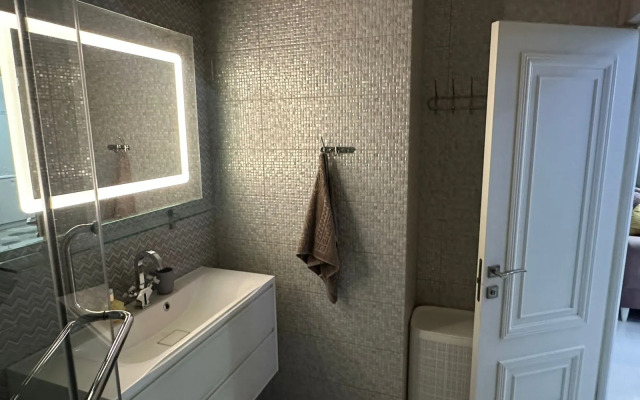 Dvukhurovnevaya 106 Flat