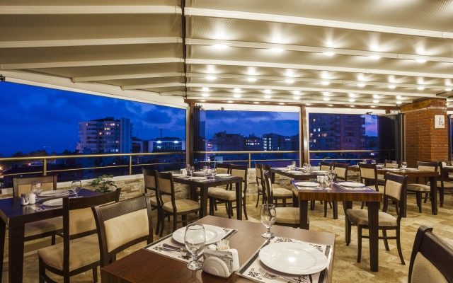 Ayhan Hotel