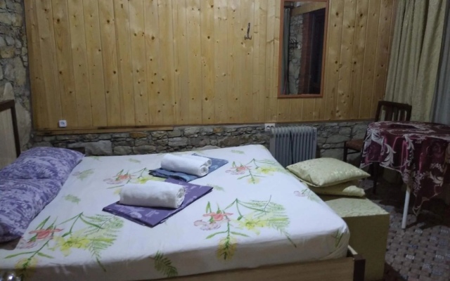 Evelinka Guest House