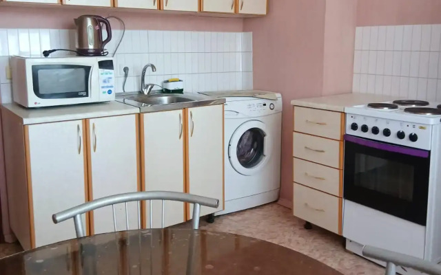 Kvartira U Agrarnogo Flat