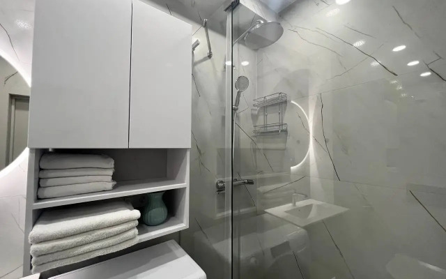 Uyutnaya Studiya S Vidom Na Reku Flat