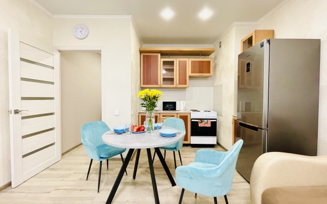 Full House  Apartments