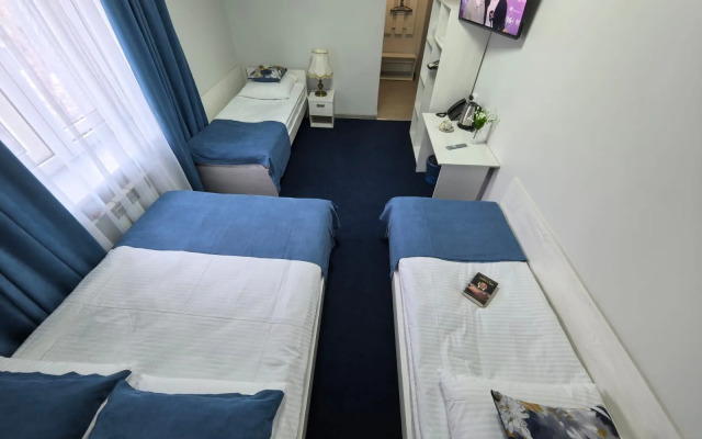 Отель Белая Ворона