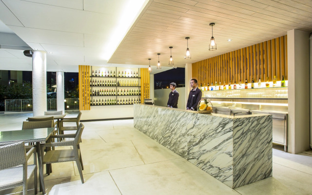 Tsix5 Phenomenal Hotel