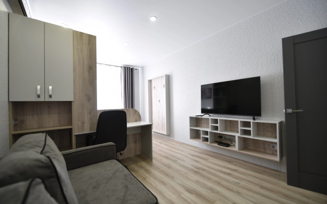 Na Bolshoy Okruzhnoy 2 Flat