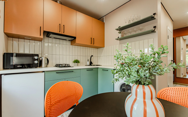 2 Kom S Dizaynerskim Remontom V Tsentre Flat